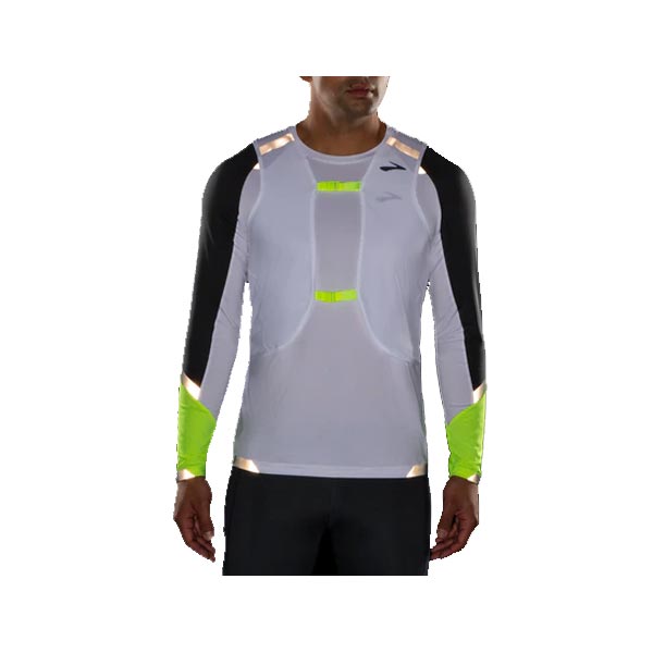 brooks-Run-visible-convertible-jacket-white-asp-211406134-gillet