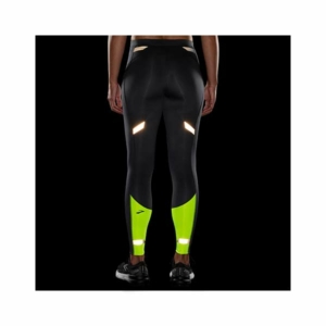 brooks-Run-visible-tight-asphalt-nightlife-221558044-retro