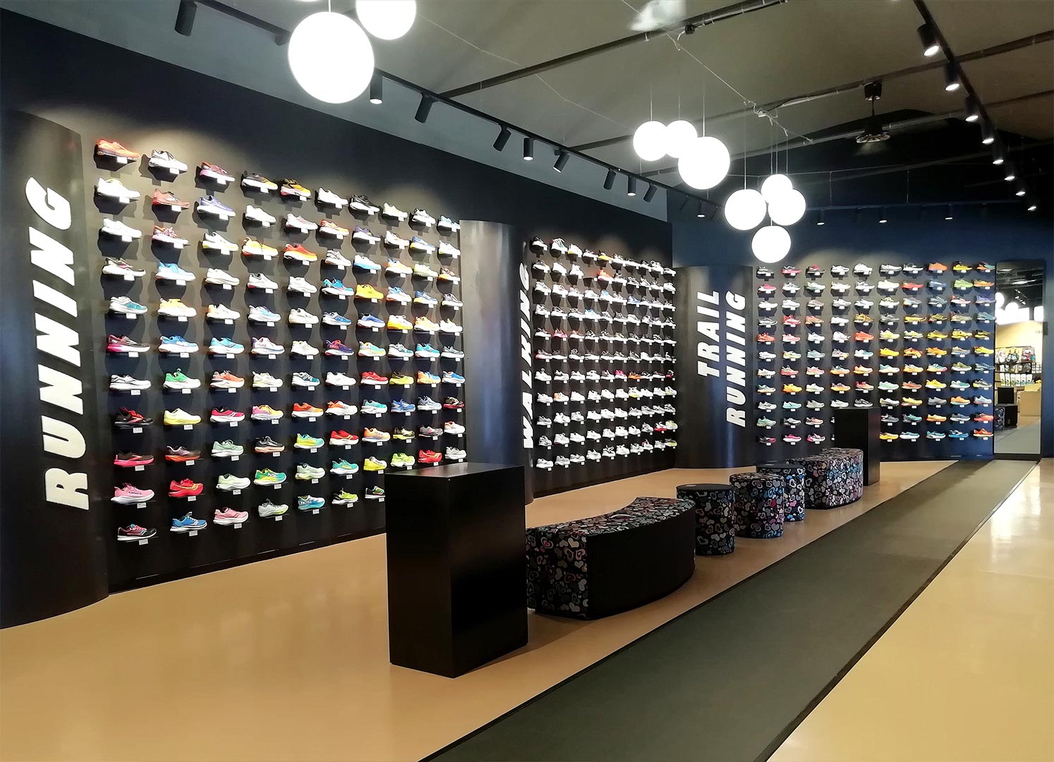 parete-scarpe