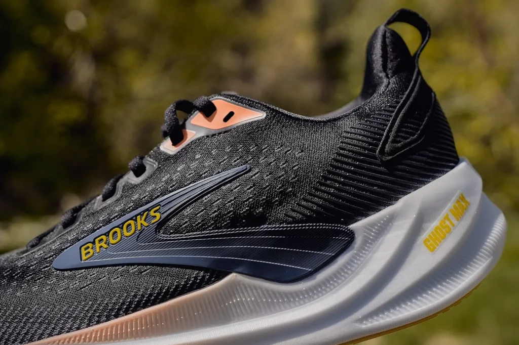 brooks-ghost-max-4-dettaglio-tomaia-mediasuola-miomiorun