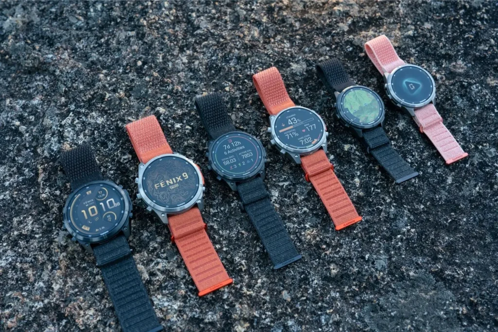 Garmin fenix 9 e fenix 9 Pro affiancati, viste frontali dei display AMOLED