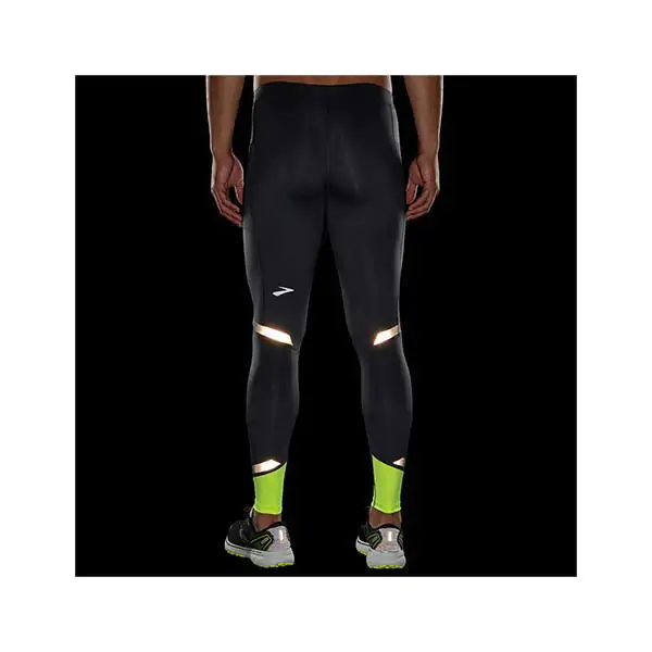 brooks-Run-visible-tight-asphalt-nightlife-211412044-retro